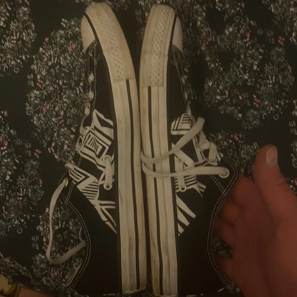 Converse - Picture 2 of 5